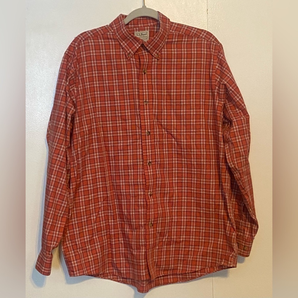 LL Bean Men’s Wrinkle Resistant Long Sleeve Button Up, Large
